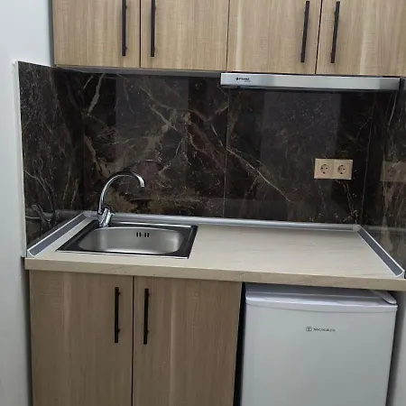 Lia Aparthotel 3*