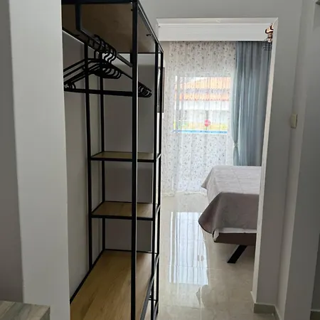 Aparthotel Lia