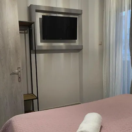 Lia Aparthotel 3*