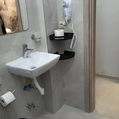 Lia شقة فندقية 3*